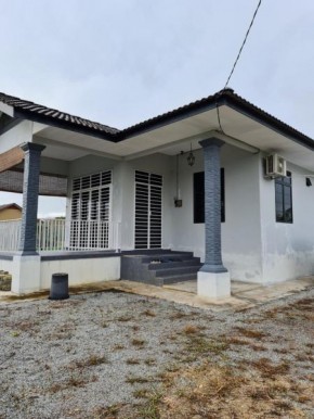 Teratak Che Esah Guest House FREE WIFI NETFLIX